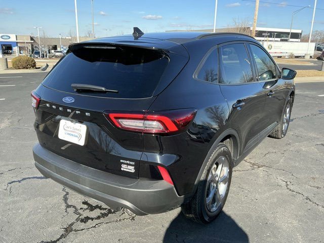 Used 2025 Ford Escape ST-Line image 3