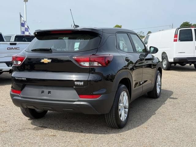 Used 2023 Chevrolet TrailBlazer LS FWD image 5