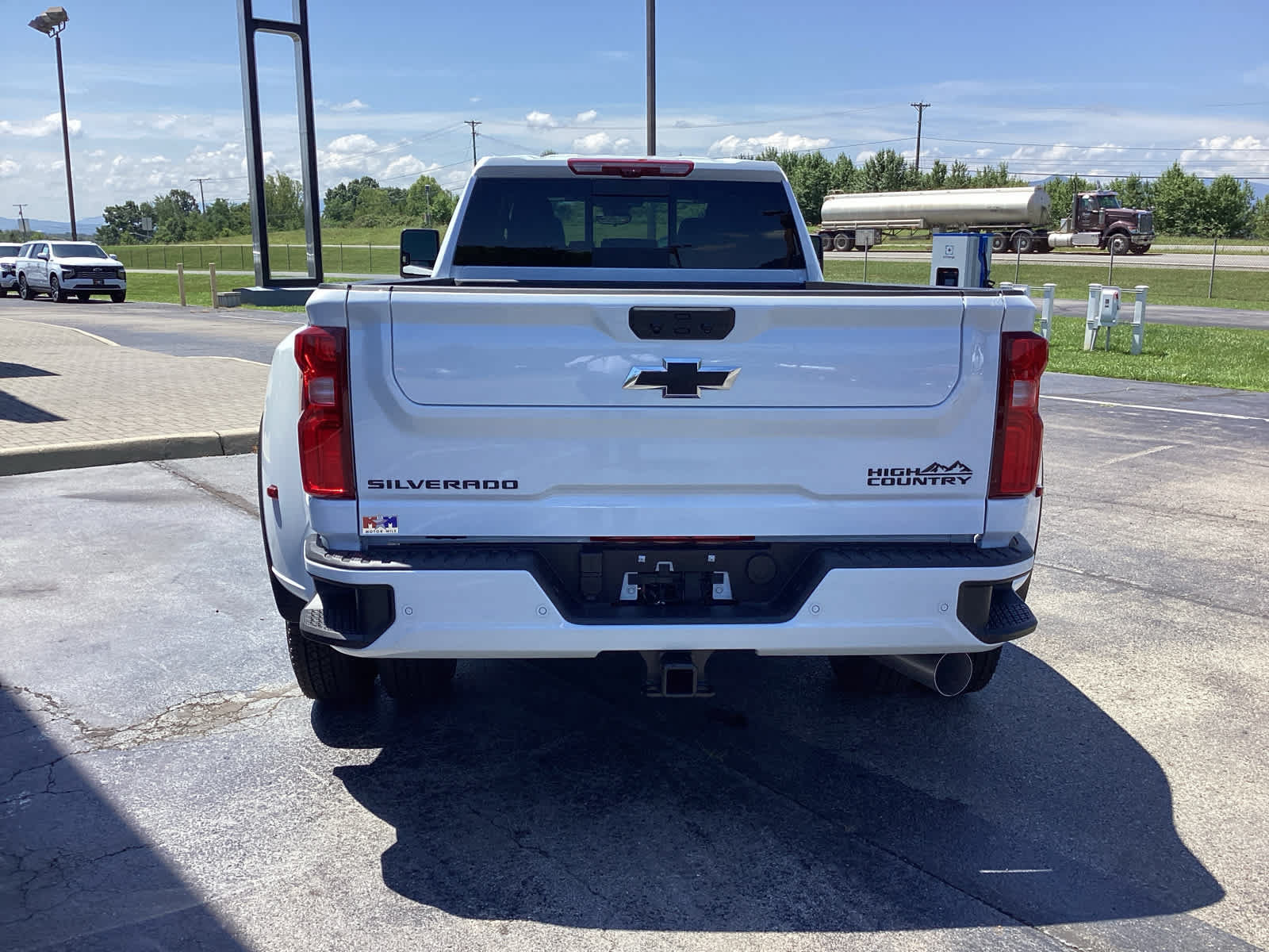 New 2026 Chevrolet Silverado 3500 High Country w/ Technology Package AWD/4WD image 5