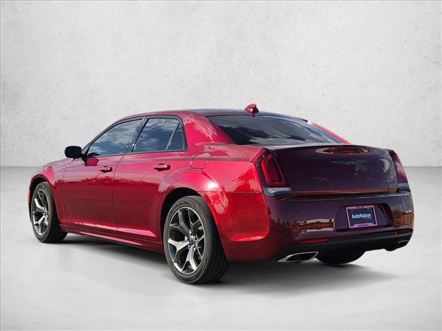 Used 2022 Chrysler 300 Touring L w/ Safetytec Plus Group RWD image 7