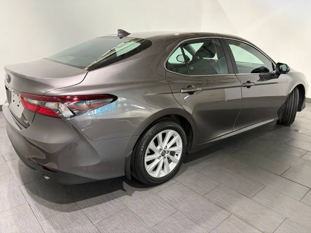 Used 2023 Toyota Camry LE w/ Convenience Package FWD image 5
