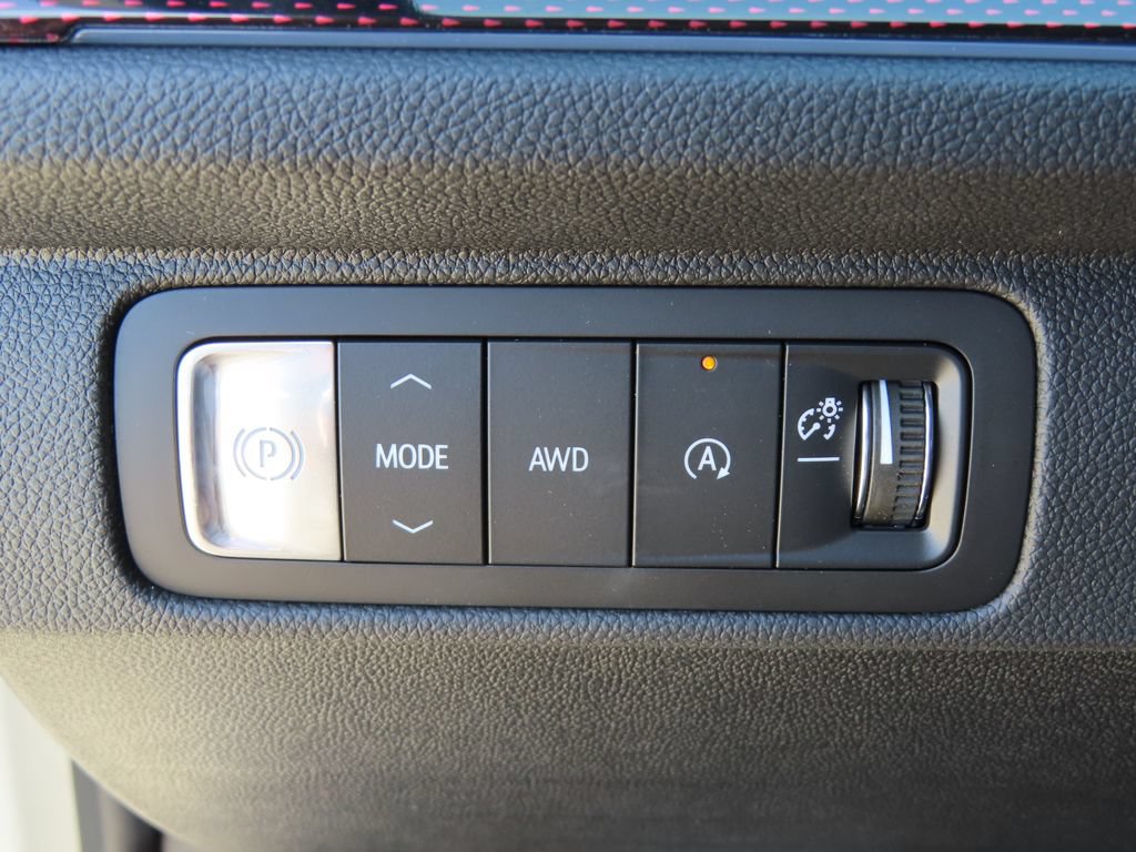 New 2026 Chevrolet Traverse RS w/ LPO, Floor Liner Package AWD/4WD image 15