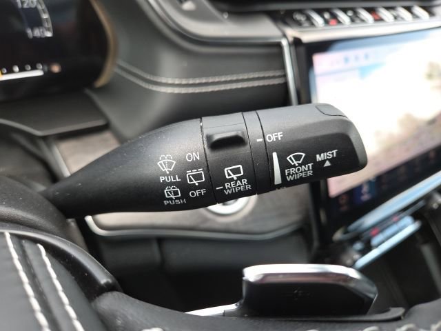 Used 2023 Jeep Grand Cherokee Overland w/ Luxury Tech Group IV image 63