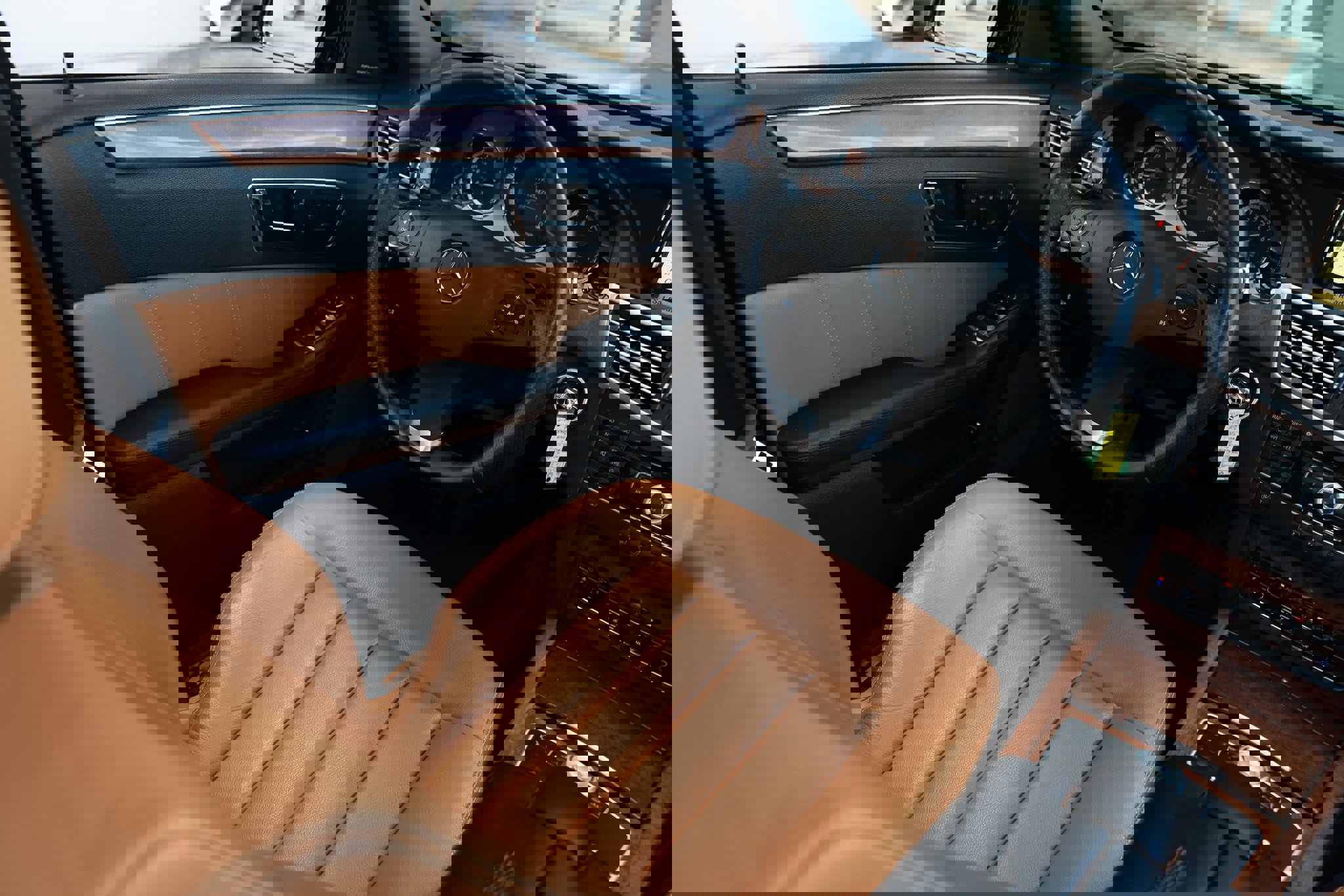 Used 2011 Mercedes-Benz E 350 Sedan image 23