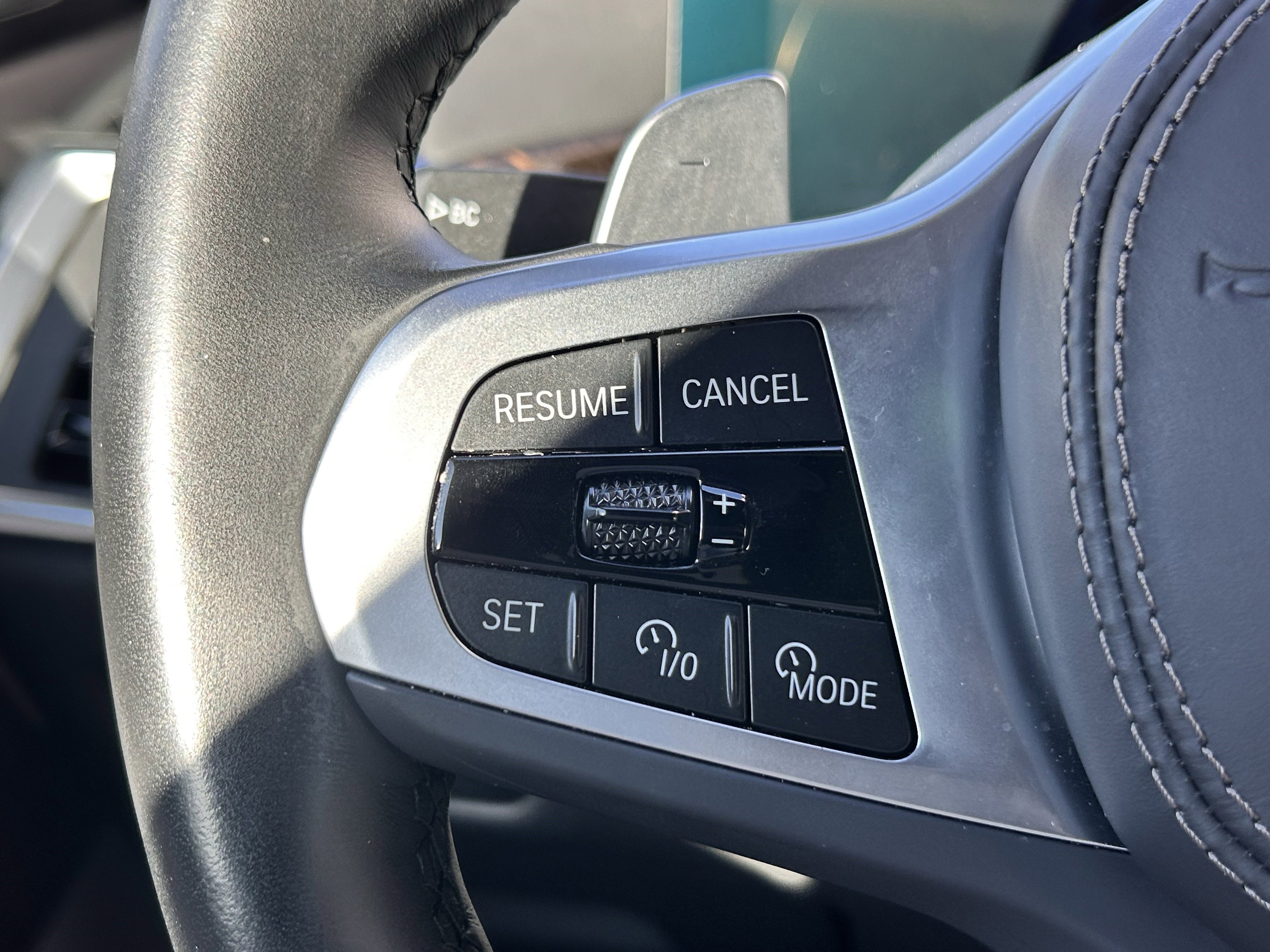 Used 2025 BMW X6 xDrive40i image 11