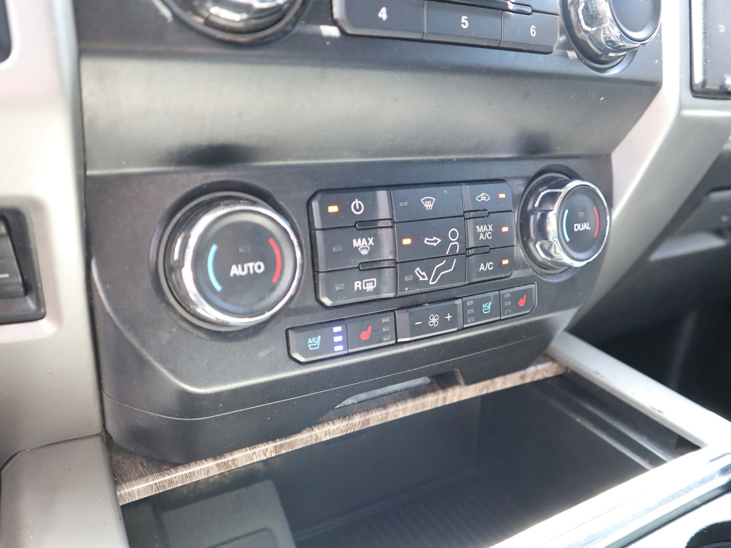 Used 2019 Ford F250 Lariat w/ Chrome Package image 17