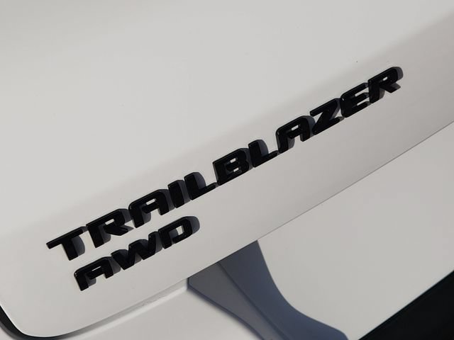 Used 2023 Chevrolet TrailBlazer RS w/ Convenience Package AWD/4WD image 9