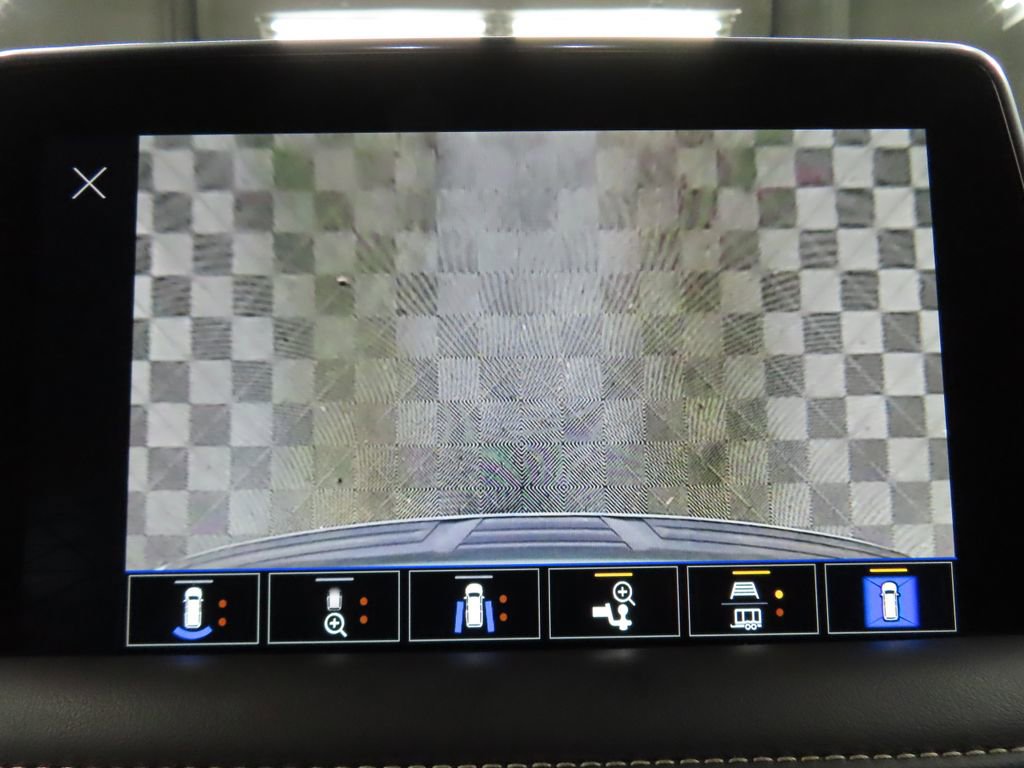 Used 2024 GMC Yukon SLT w/ SLT Luxury Package image 23