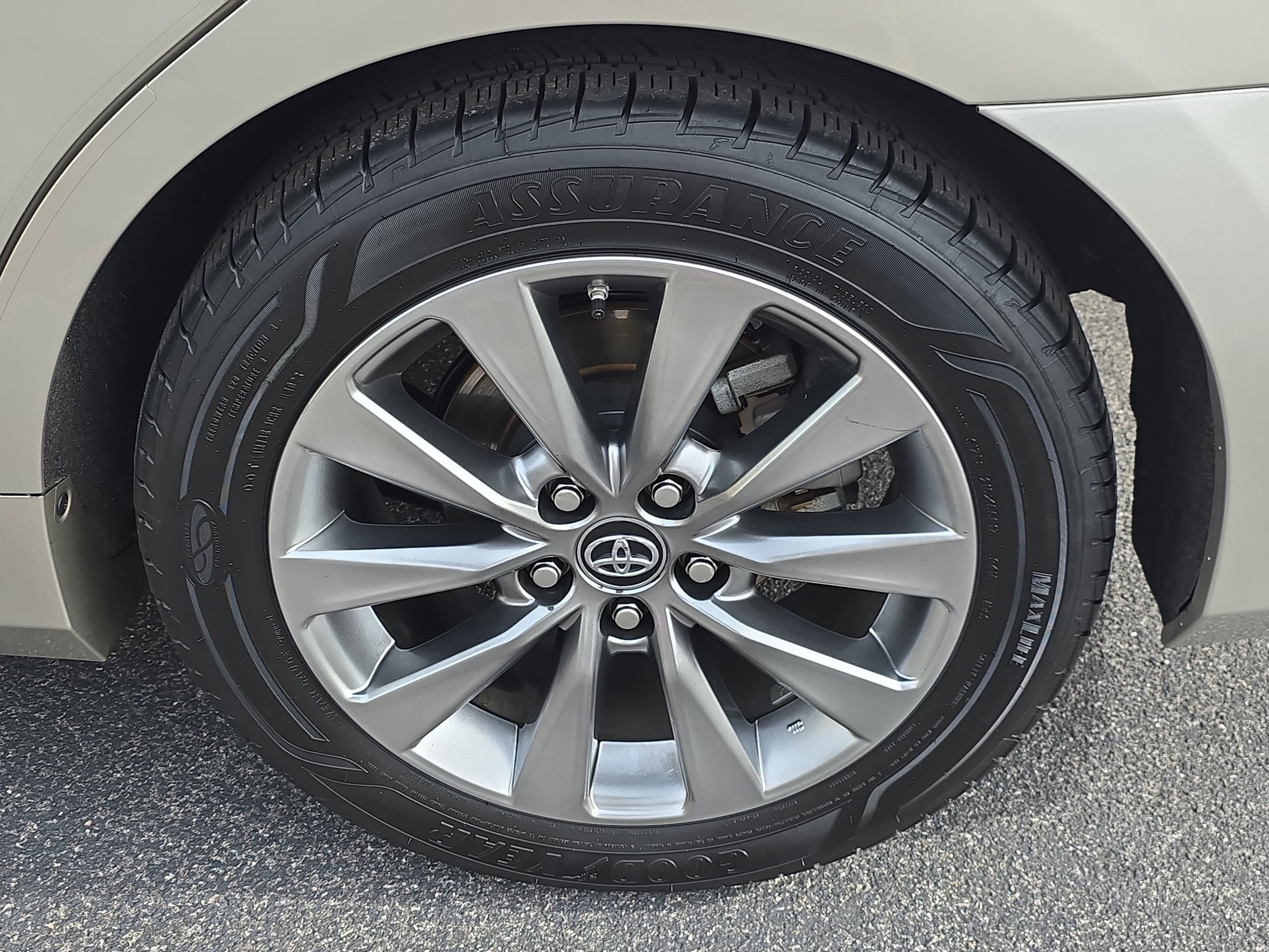 Used 2017 Toyota Camry XLE w/ Moonroof Package image 34