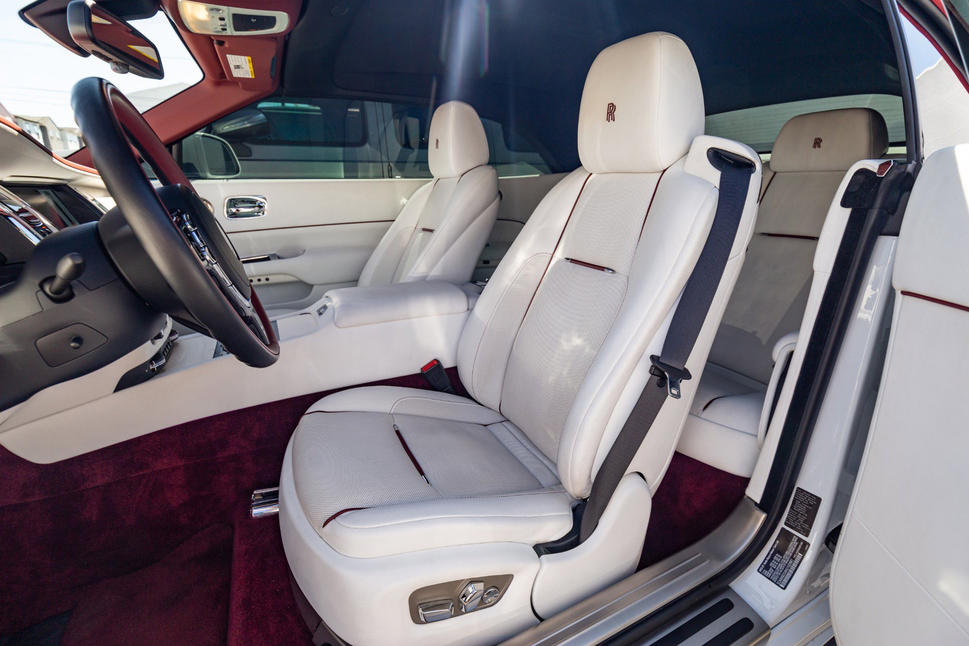 Used 2017 Rolls-Royce Dawn image 62