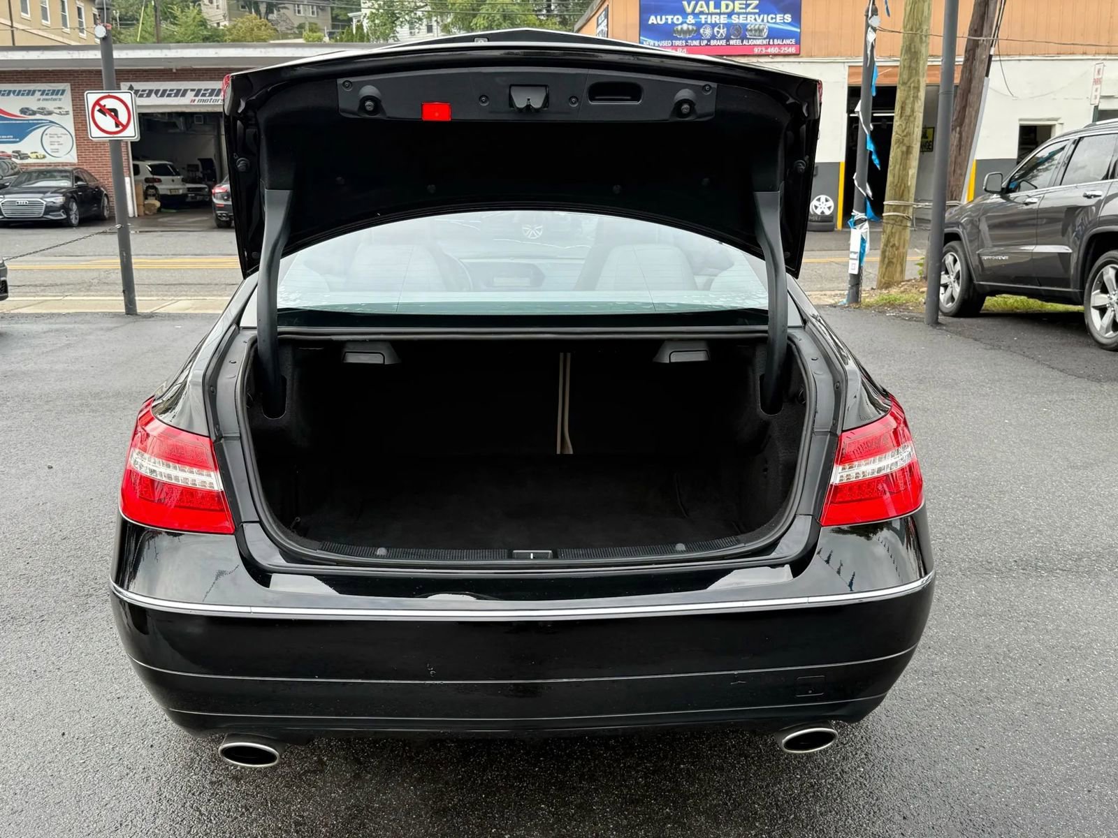 Used 2010 Mercedes-Benz E 350 Coupe image 9