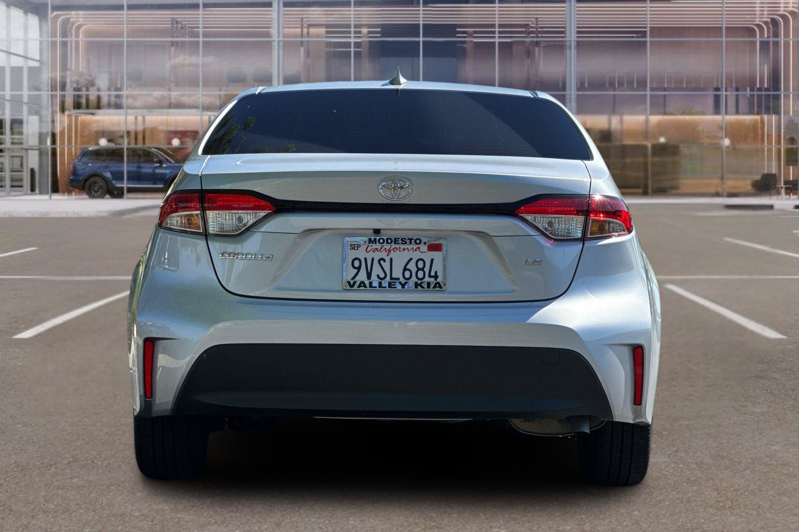 Used 2026 Toyota Corolla LE FWD image 5