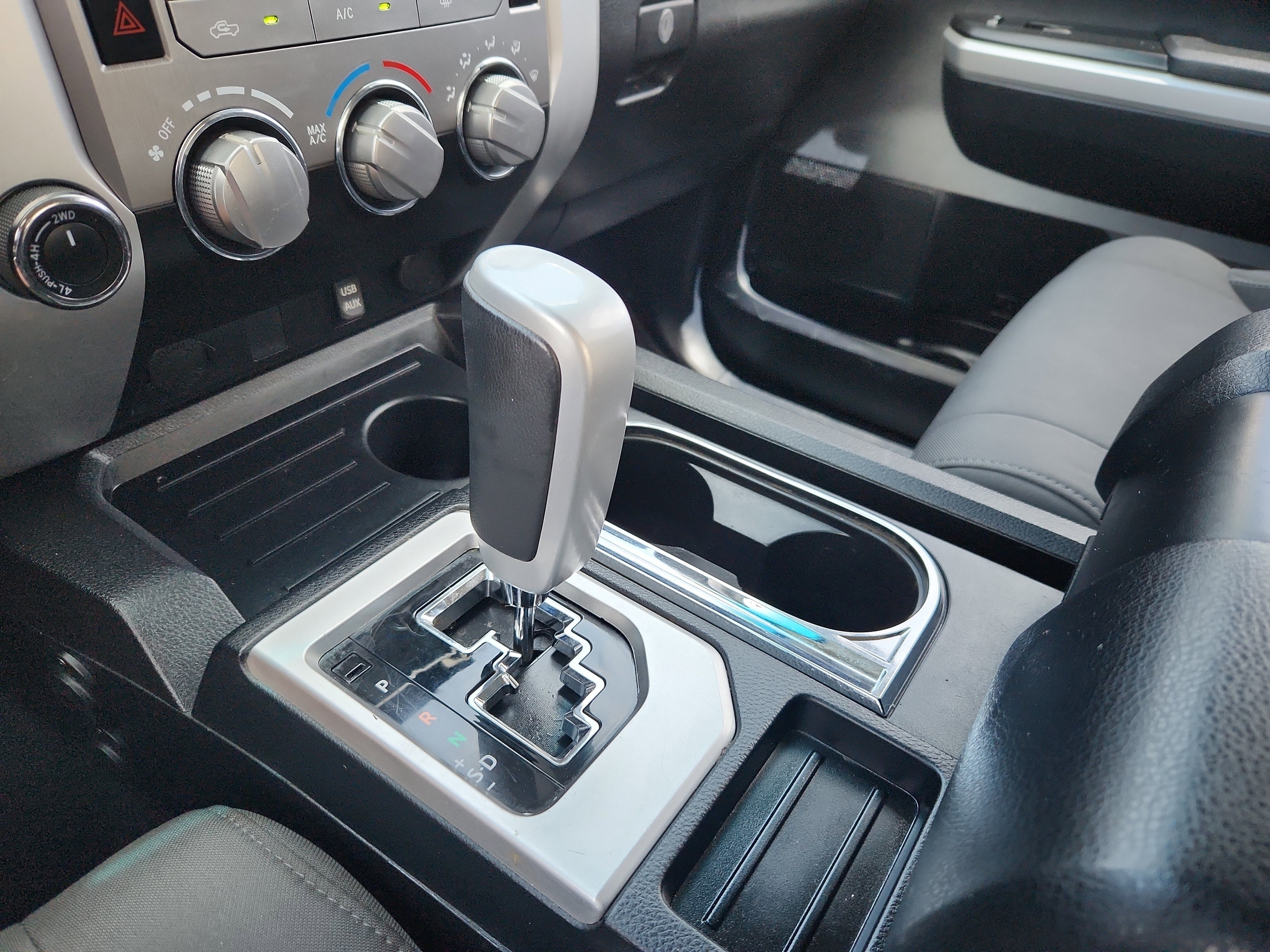Used 2014 Toyota Tundra SR5 w/ TRD Off Road Package image 21