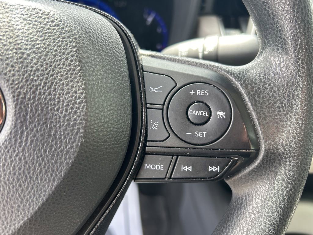 Used 2021 Toyota Corolla LE image 8