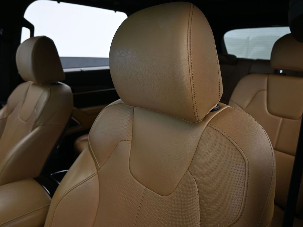 Used 2022 Kia Telluride SX w/ Towing Package image 17