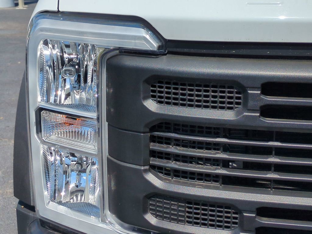 Used 2024 Ford F550 2WD Regular Cab Super Duty image 11