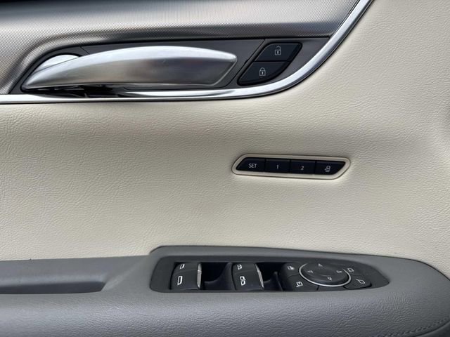 Used 2022 Cadillac XT5 Premium Luxury w/ Technology Package FWD image 19