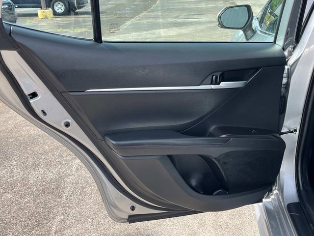 Used 2023 Toyota Camry SE FWD image 19