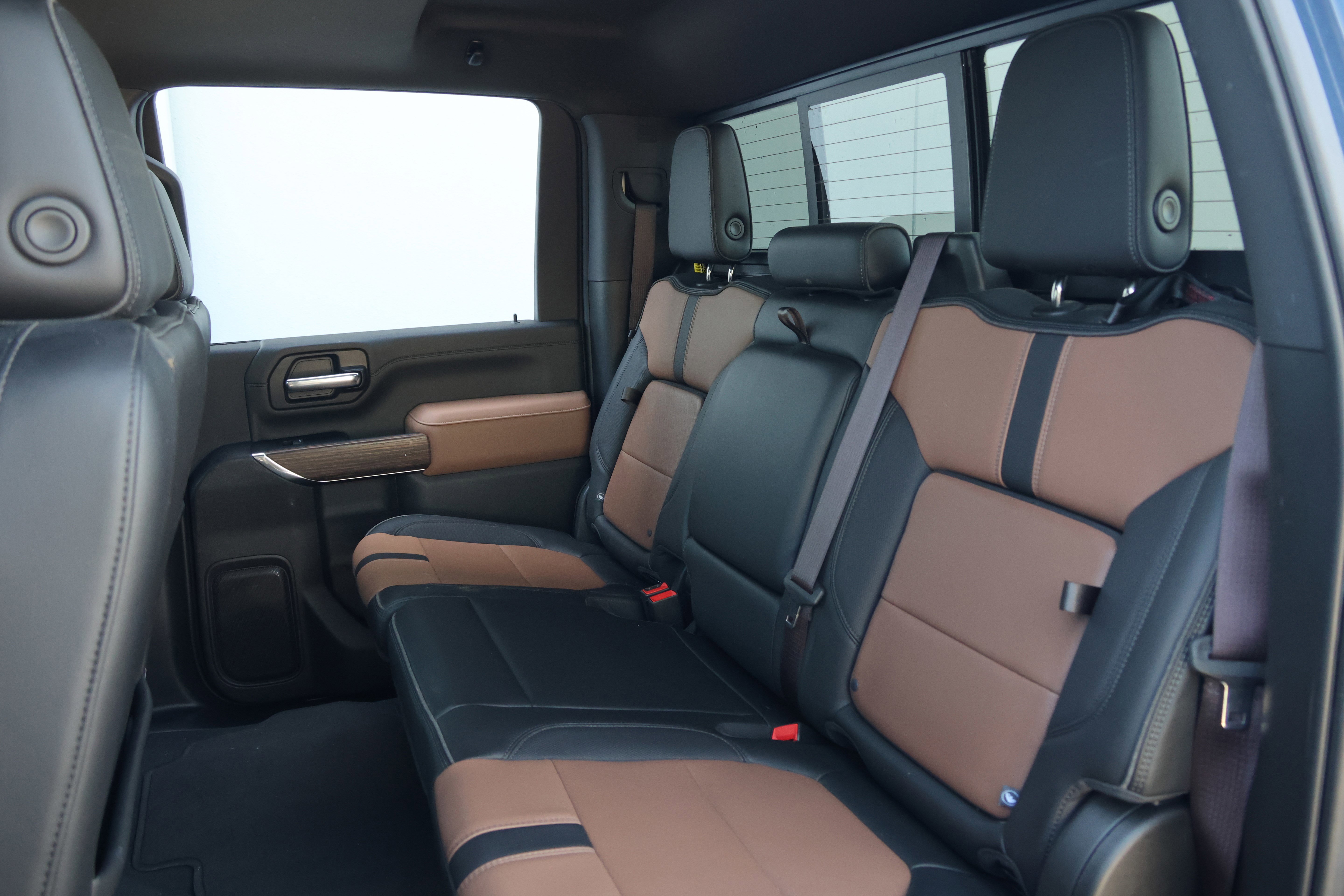 Used 2023 Chevrolet Silverado 2500 High Country w/ Z71 Off-Road Package AWD/4WD image 39