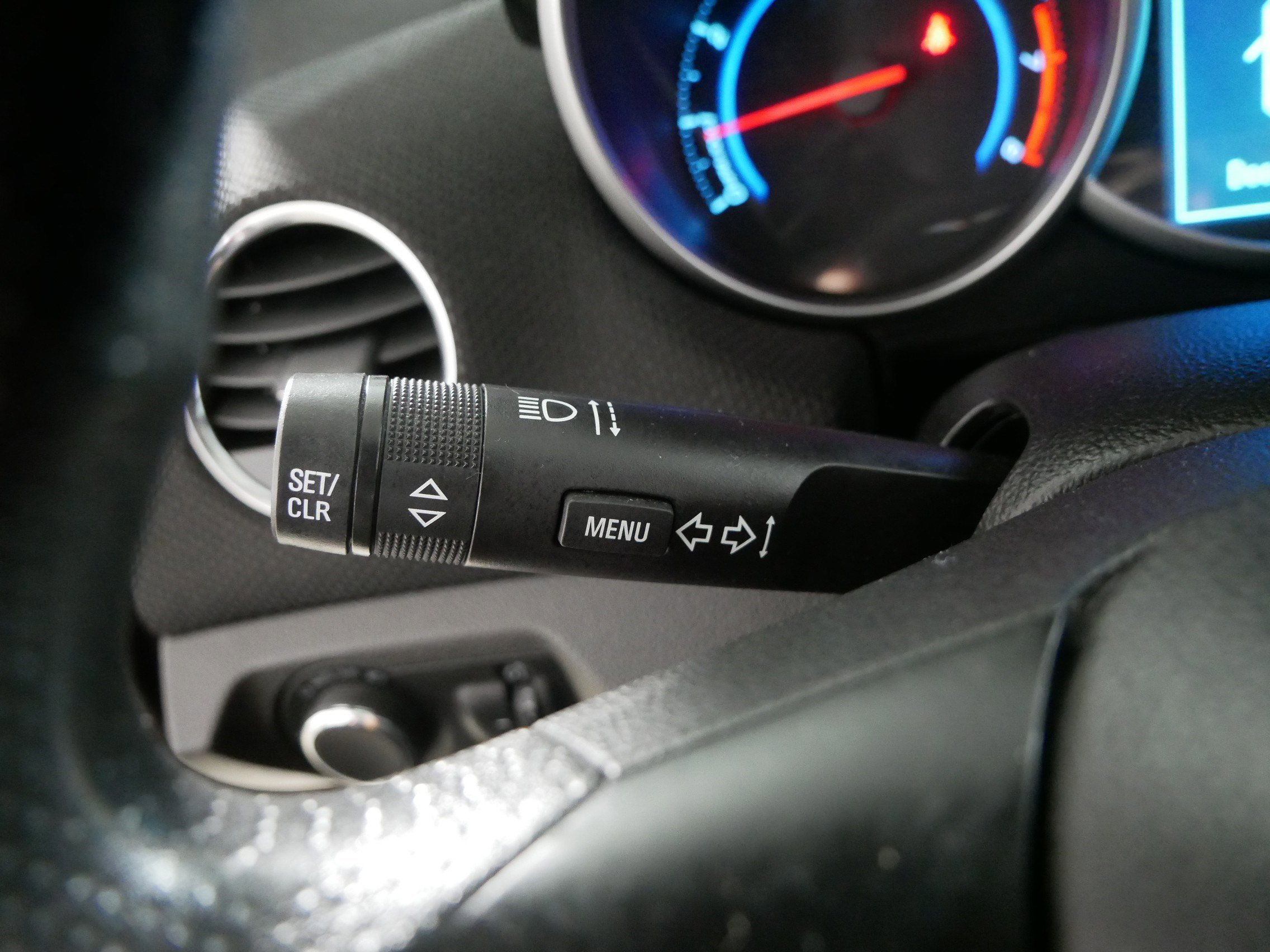 Used 2015 Chevrolet Cruze LT image 32