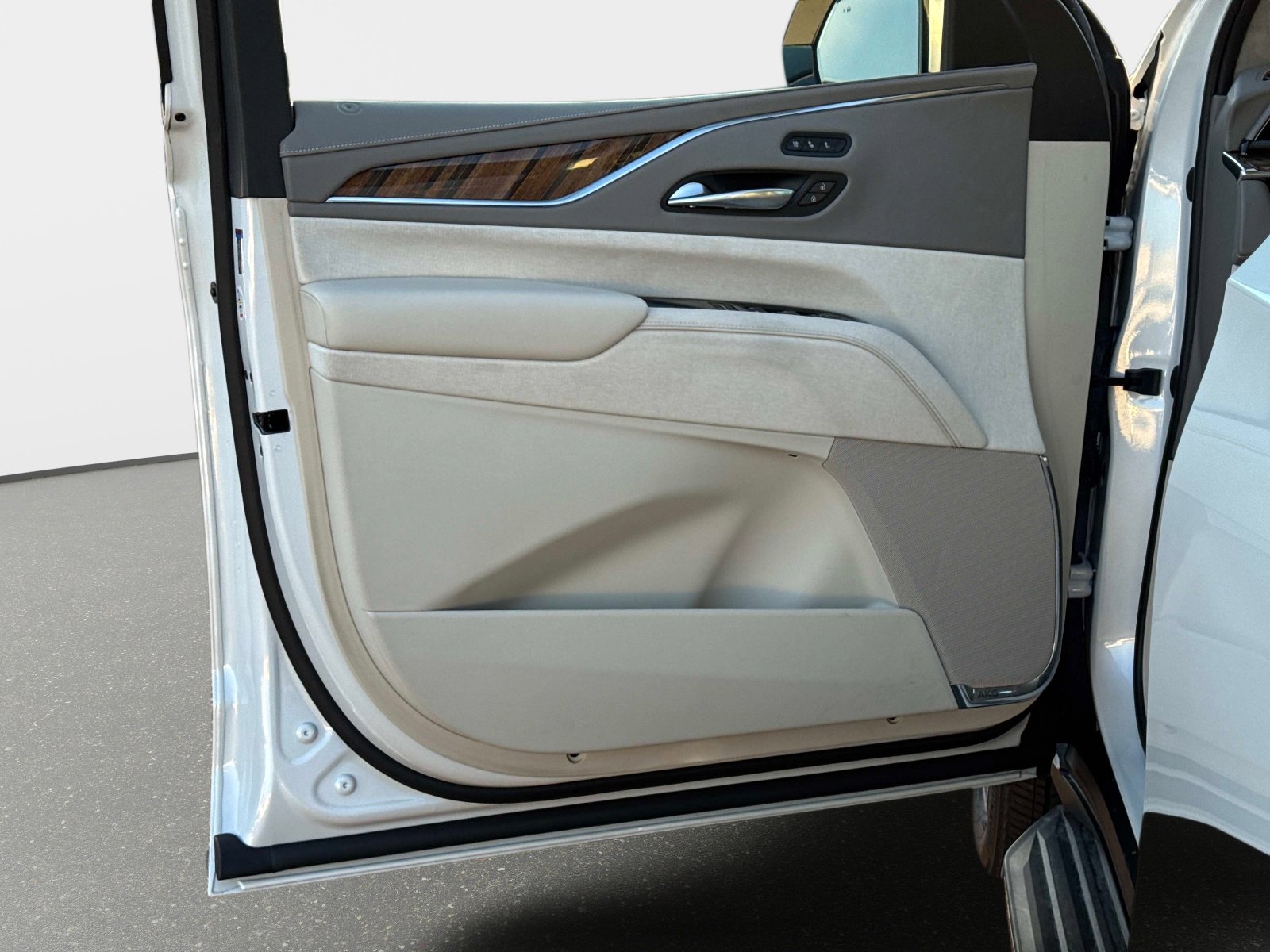 Used 2023 Cadillac Escalade Sport Platinum image 17