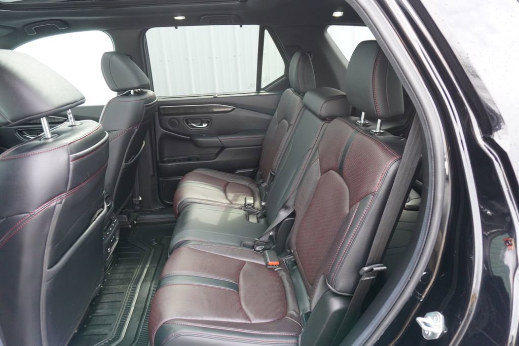 Used 2025 Honda Pilot Black Edition image 30