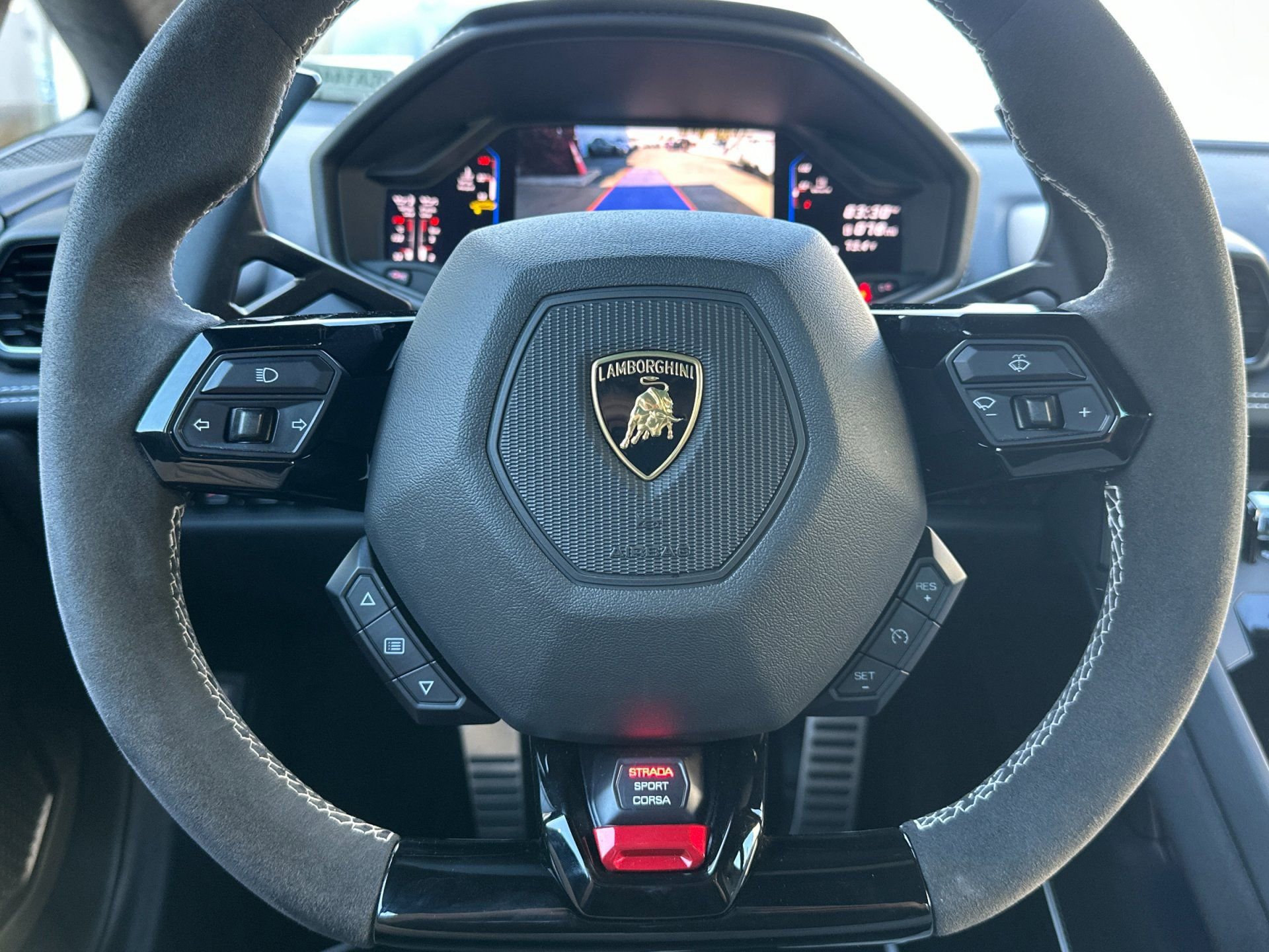 Used 2020 Lamborghini Huracan EVO image 27