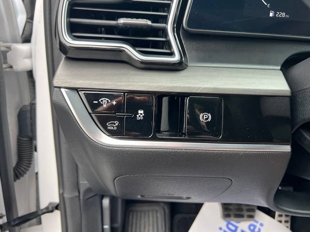 Certified 2024 Kia Sportage X-Pro AWD/4WD image 11