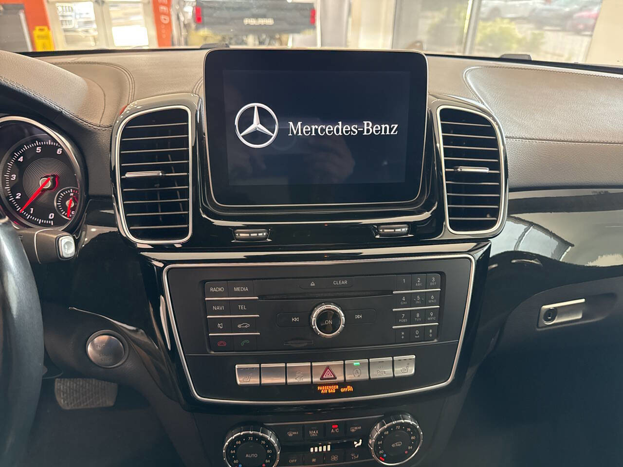 Used 2018 Mercedes-Benz GLS 450 4MATIC w/ Premium Package image 21