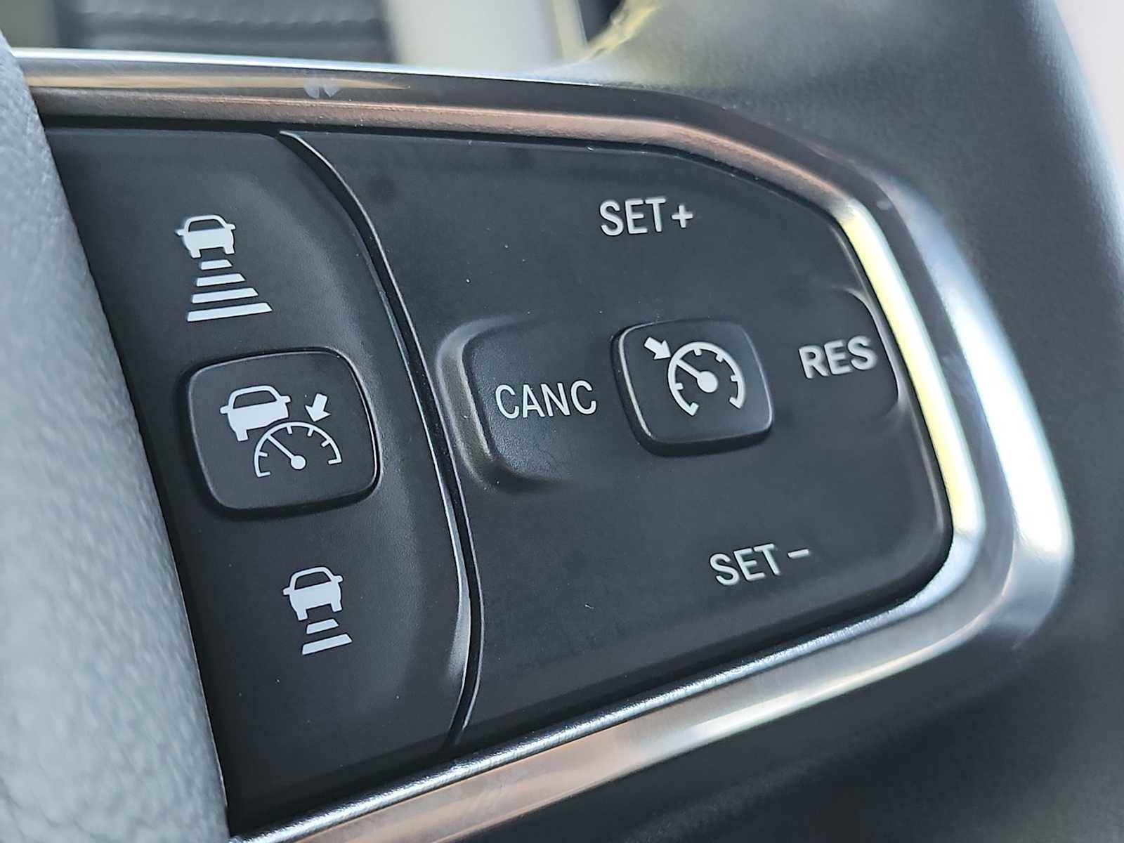 Used 2025 RAM 1500 Laramie image 29