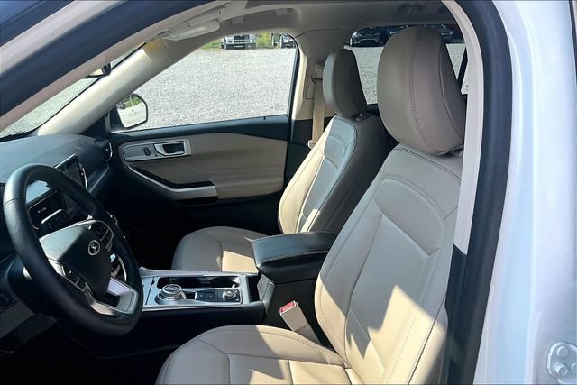 Used 2023 Ford Explorer XLT w/ Equipment Group 202A AWD/4WD image 24