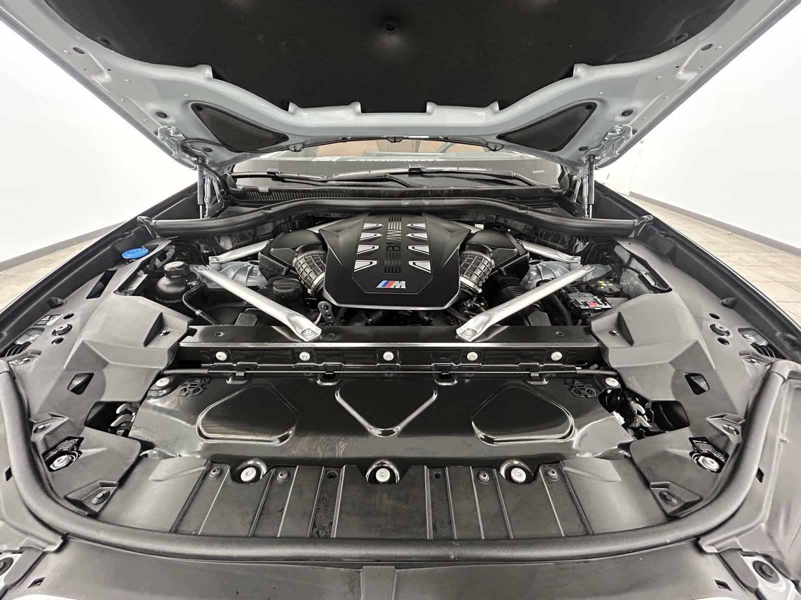 Used 2025 BMW X5 M60i image 44