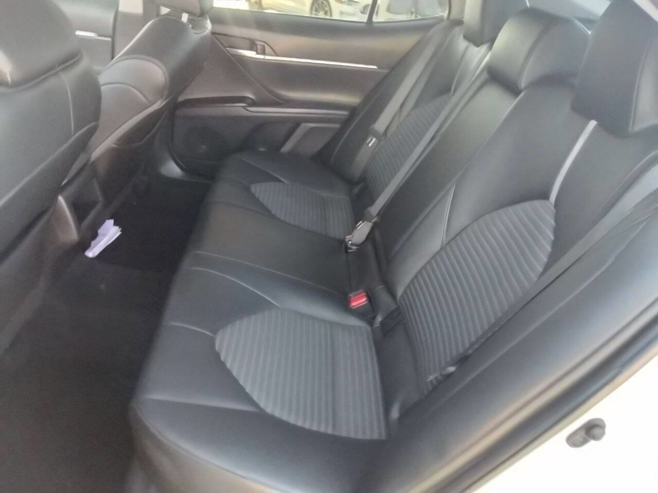 Used 2022 Toyota Camry SE image 11