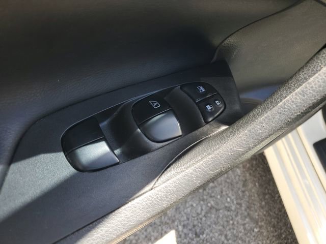 Used 2017 Nissan Altima 2.5 SR w/ Interior Lighting Package image 25