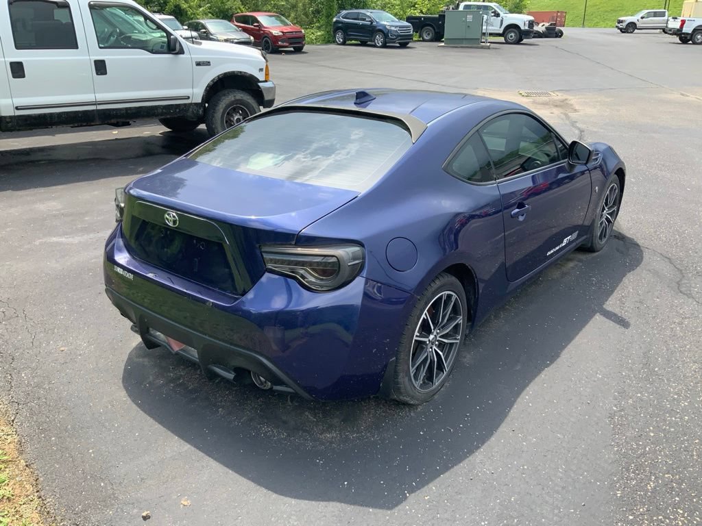 Used 2017 Toyota 86 RWD image 11
