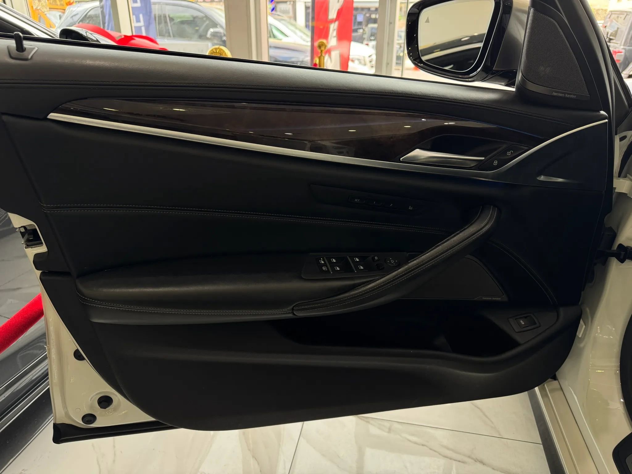 Used 2019 BMW M550i xDrive w/ Premium Package AWD/4WD image 12