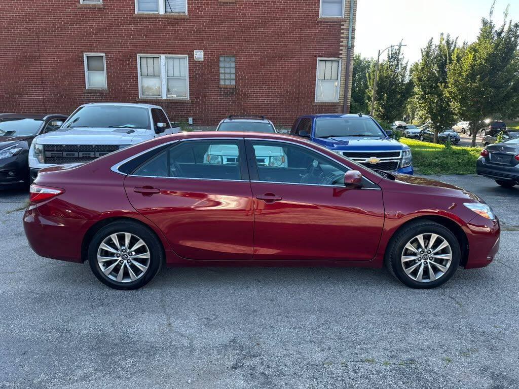 Used 2017 Toyota Camry XLE w/ Convenience Package FWD image 6