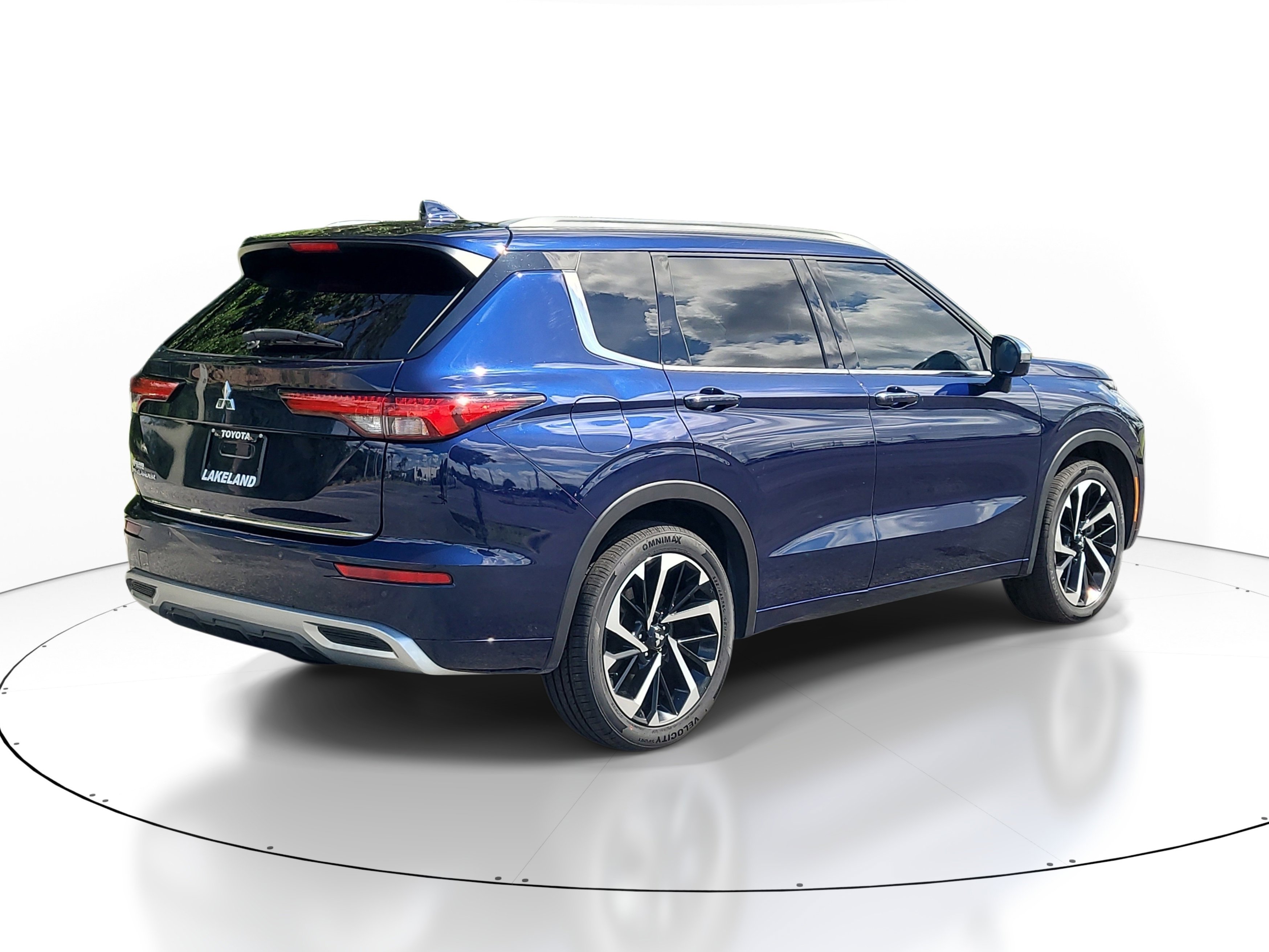 Used 2023 Mitsubishi Outlander SEL FWD image 7