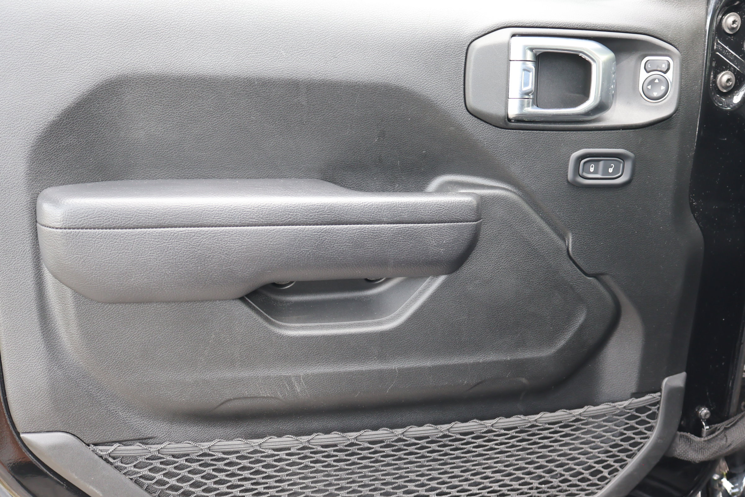 Used 2022 Jeep Wrangler Sport AWD/4WD image 12