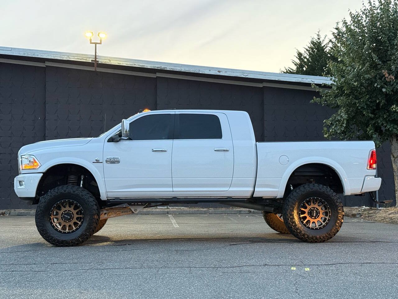 Used 2018 RAM 2500 Longhorn AWD/4WD image 4
