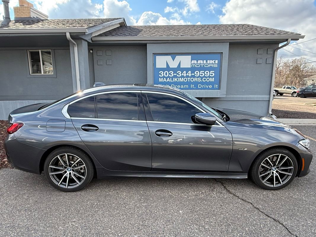 Used 2022 BMW 330e xDrive image 9