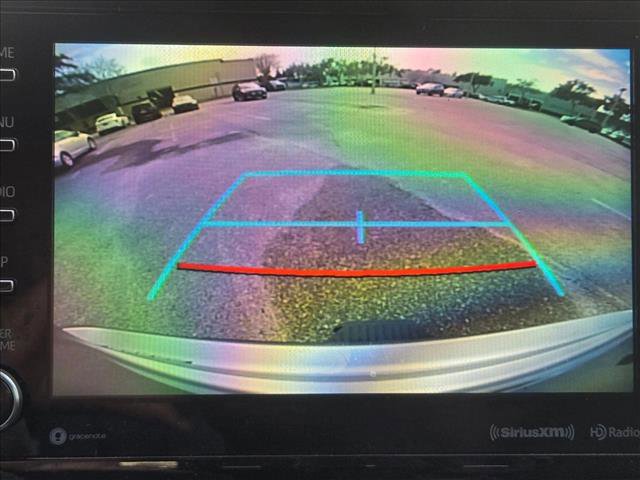 Used 2022 Toyota Highlander XLE image 12