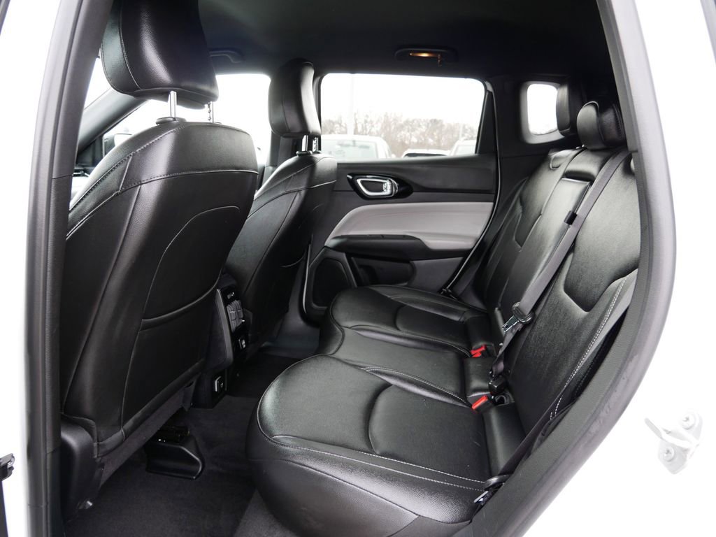 Used 2025 Jeep Compass Limited image 12