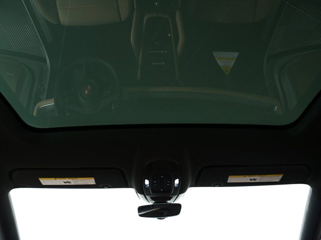 New 2026 Porsche Cayenne S image 21