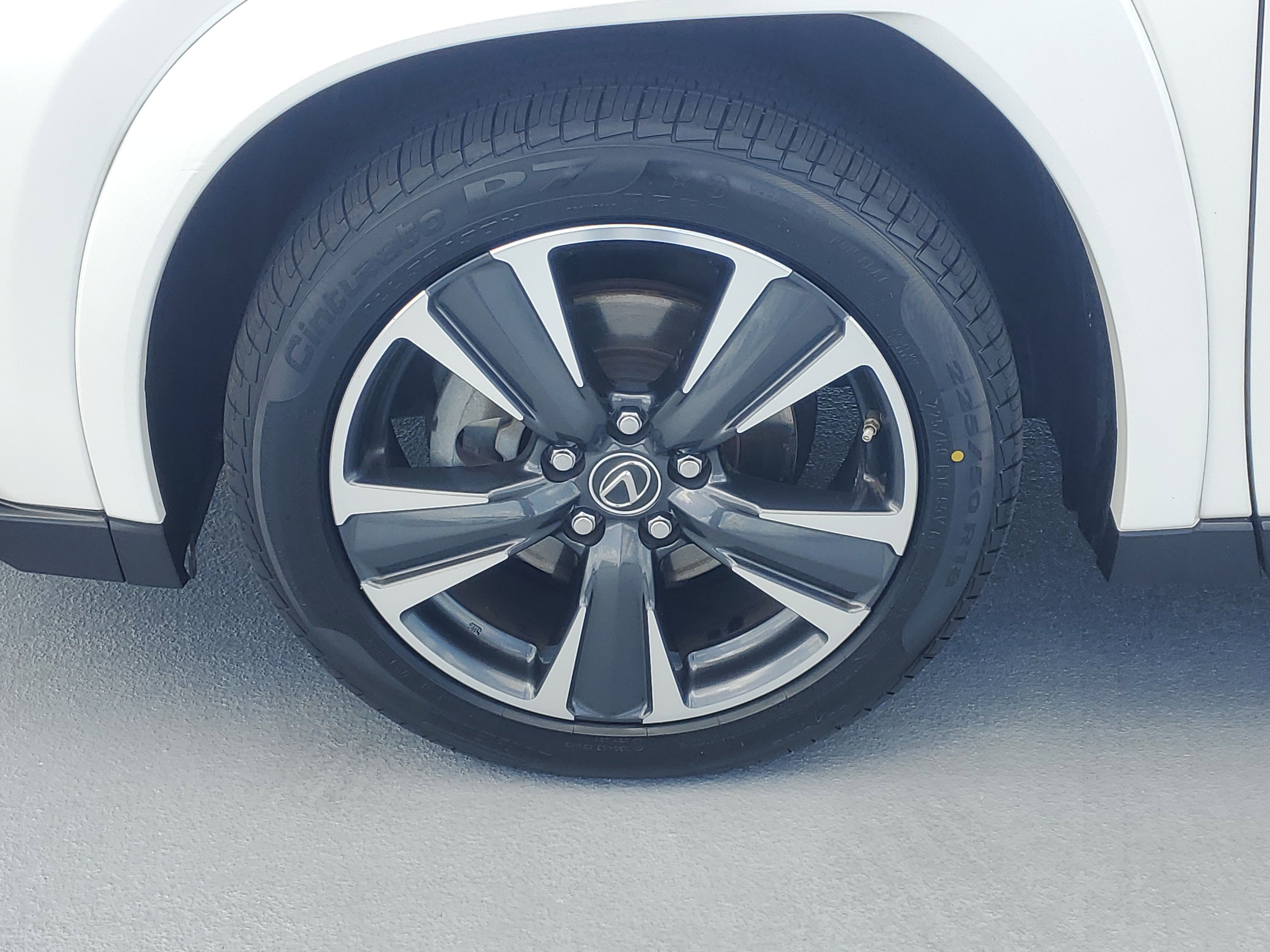 Used 2022 Lexus UX 200 w/ Premium Package FWD image 4