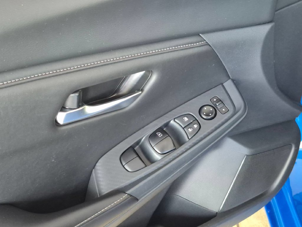 Used 2025 Nissan Sentra SV FWD image 22