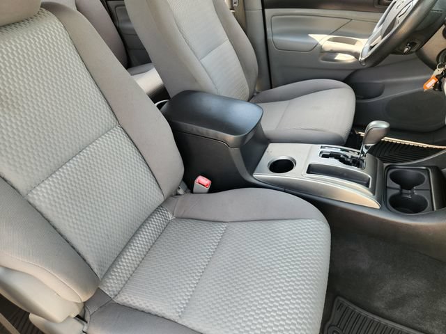 Used 2015 Toyota Tacoma 4x4 Double Cab w/ SR5 Package image 10