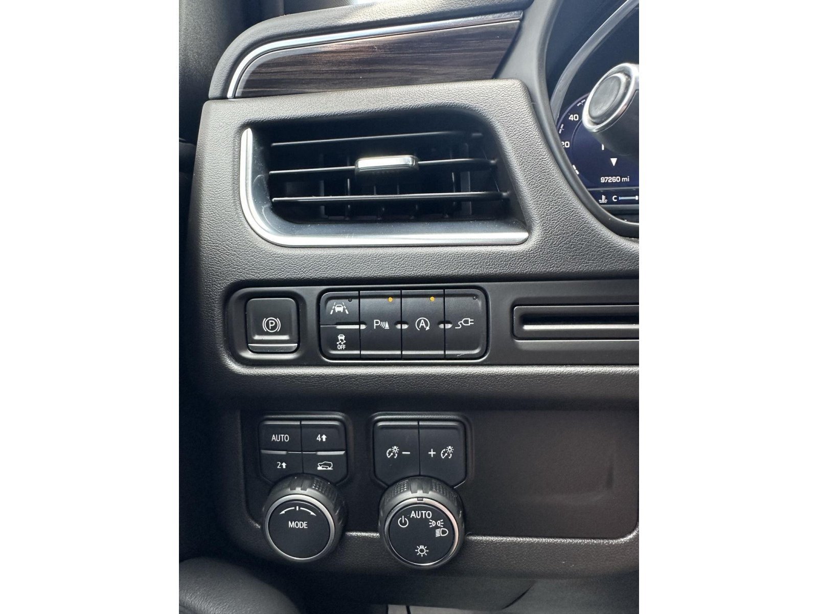 Used 2022 Chevrolet Tahoe LT AWD/4WD image 35