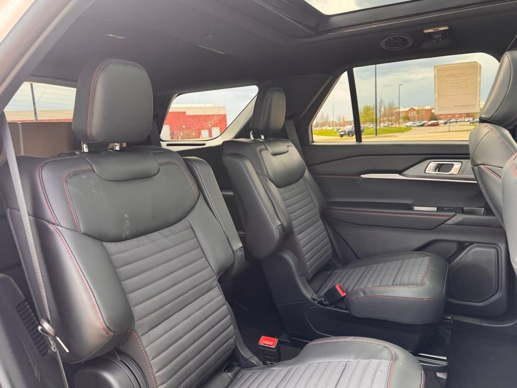 New 2026 Ford Explorer ST-Line w/ ST-Line Street Pack AWD/4WD image 28