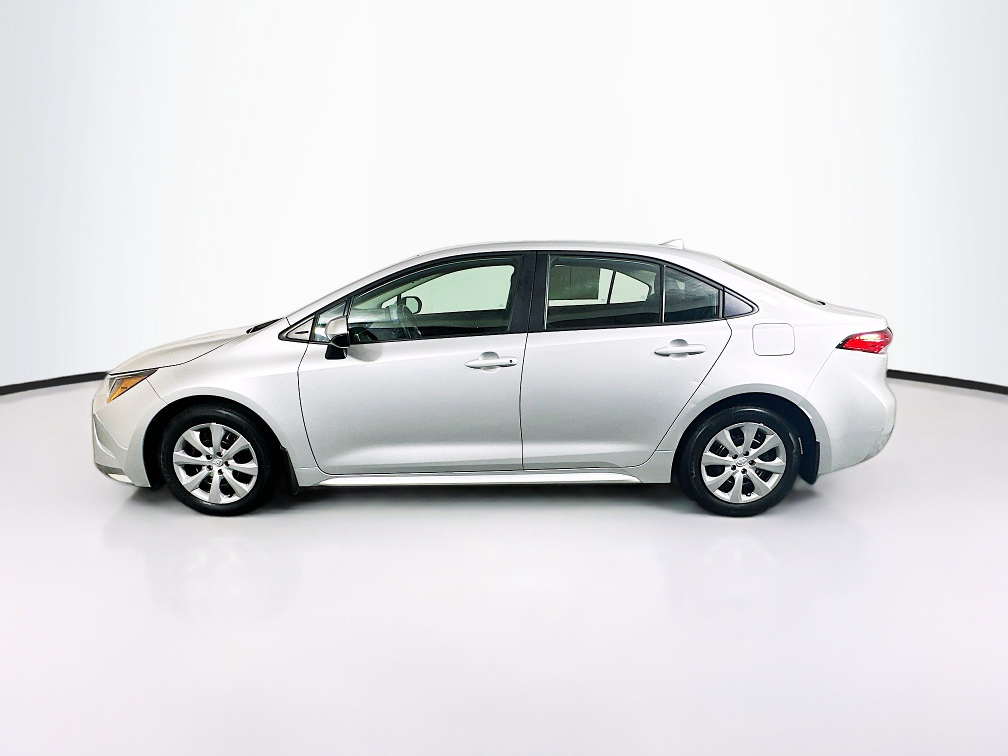 Used 2026 Toyota Corolla LE FWD image 6